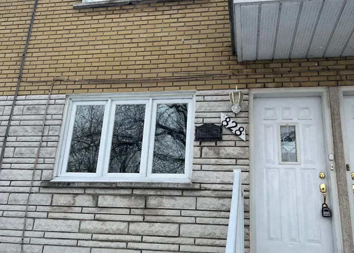 New Renovated Peaceful Apartment With Parking